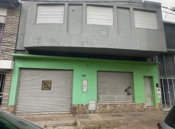 Bodega-Galpón de 8 ambientes, Ciudad de Santa Fe · 2 Galpones Continuos con Departamento de 2 Dorm. en Planta Alta