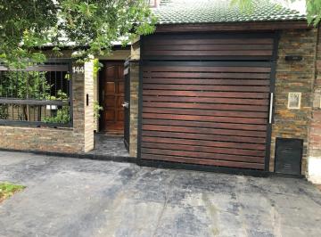 Casa · 120m² · 5 Ambientes · 1 Cochera · Casa en Quilmes Centro, 5 Ambientientes con Pileta y Garage