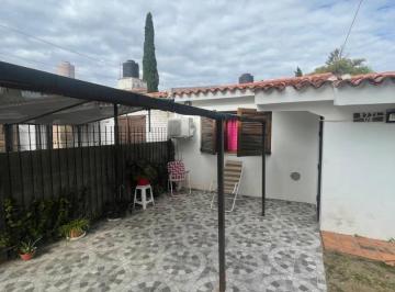 Casa · 80m² · 3 Ambientes · 1 Cochera · Casa en Venta 2 Dorm en Barrio Matienzo