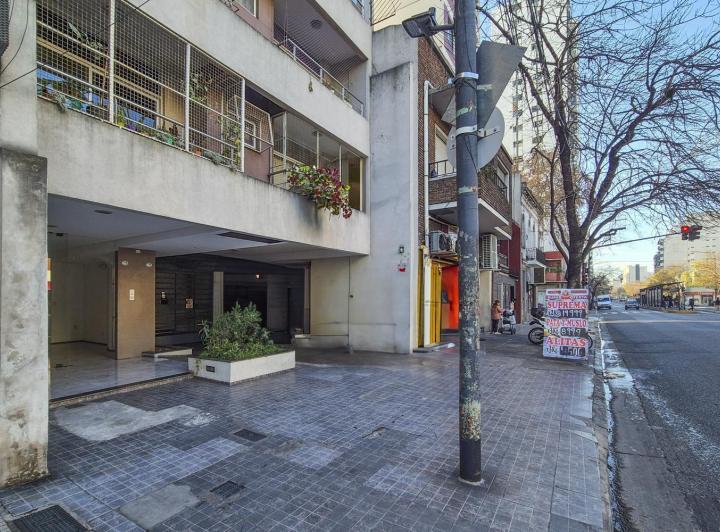 Monoambiente + 6 Cocheras – Av San Martín 2883, 9º C – La Paternal