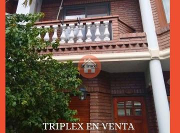 Casa de 4 ambientes, La Matanza · Exclusiva Residencia en El Corazón de Ramos Mejía – 157 m² de Categoría