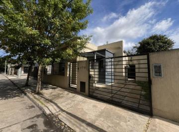 Casa · 120m² · 4 Ambientes · 1 Cochera · Venta Casa 4 Amb C/ Jardin y Cochera - San Antonio de Padua - Merlo