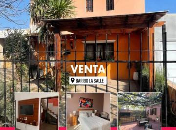Casa de 5 ambientes, Córdoba · Casa en Venta Barrio La Salle, 2 Plantas, 210 m²
