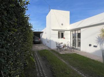 Casa Venta de 6 ambientes · Vendo Casa de 2 Dorm con Quincho Pileta y Cochera en Barrio Cafferata
