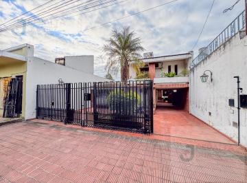 Casa · 294m² · 7 Ambientes · 2 Cocheras · Importante Casa en Venta Sobre Av Alberdi