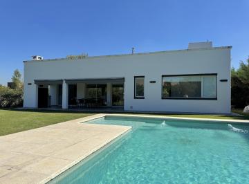 Casa · 180m² · 4 Ambientes · 2 Cocheras · Casa en Alquiler y Venta en Santa Juana Canning
