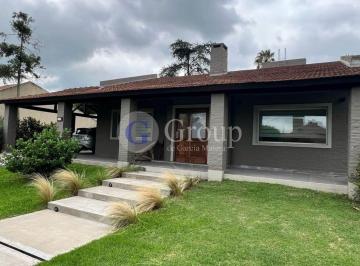 Casa · 200m² · 5 Ambientes · 1 Cochera · Casa en Venta en Champagnat, Pilar