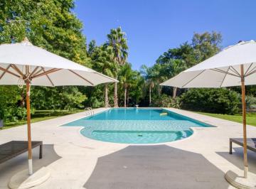 Casa · 476m² · 5 Ambientes · 4 Cocheras · Venta | Casa | La Peregrina Club de Campo, Pilar | 5 Ambientes | Gran Parque y Pileta