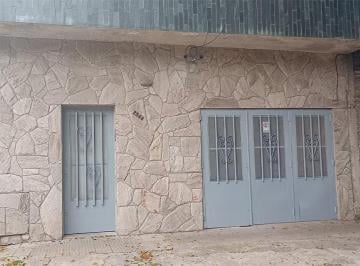 Frente · Cómoda Casa 2 Dorm. Gutierrez 2568 Planta Baja
