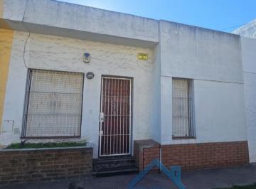 Casa · 45m² · 3 Ambientes · Venta PH de 2 Dorm., Sin Expensas y Cerca de La Playa