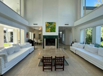 Casa · 520m² · 6 Ambientes · 7 Cocheras · Casa en El Talar de Pacheco, Barrio Exclusivo y Consolidado