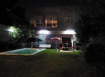 Casa · 470m² · 7 Ambientes · 6 Cocheras · A. Nuevo Valor! Casa en Venta en Tres Plantas - Ideal Inversores
