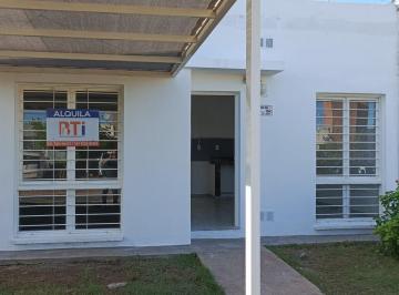 Casa · 65m² · 4 Ambientes · 1 Cochera · Casa Horizonte Universitario