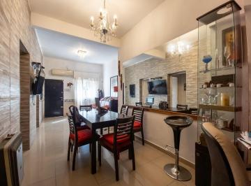 PH · 95m² · 5 Ambientes · Venta PH 2 Dorm. Pellegrini y El Rio Rosario