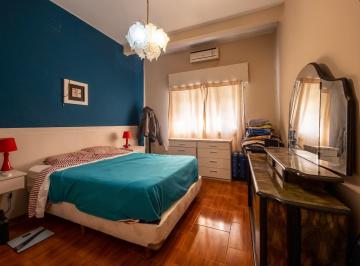 PH · 95m² · 5 Ambientes · Venta PH 2 Dorm. Pellegrini y El Rio Rosario