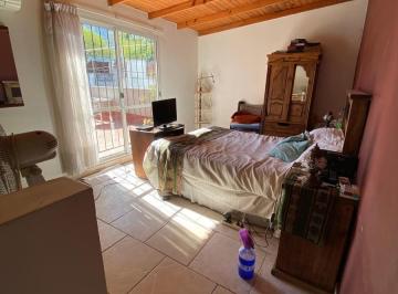 PH · 90m² · 5 Ambientes · PH en Venta con Terraza Propia