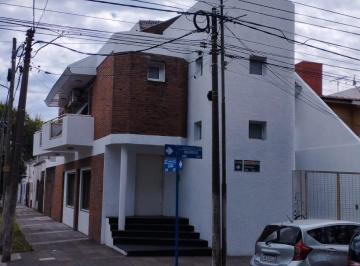 Casa · 282m² · 5 Ambientes · 2 Cocheras · Casa 6 Ambientes