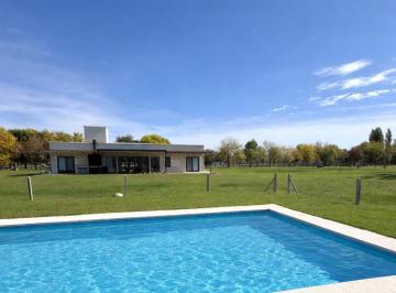 Casa · 160m² · 5 Ambientes · 1 Cochera · Casa en Venta Estancia Las Lilas Lujan