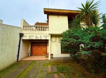 Casa · 166m² · 4 Ambientes · 2 Cocheras · Venta Casa 4 Ambientes Ituzaingo Norte