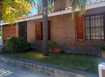 Casa · 165m² · 4 Ambientes · 2 Cocheras · Casa en Venta 3 Dorm. Urca