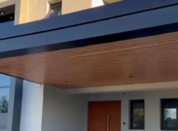 Casa · 242m² · 4 Ambientes · 2 Cocheras · Apta Credito - Casa en Venta Docta Etapa 1casa de Primera Categoria - Terminac