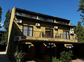 Departamento de 4 ambientes, Malvinas Argentinas · Triplex en Venta Sourdeaux con Dos Cocheras
