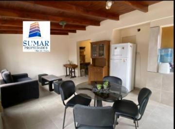 Casa · 95m² · 4 Ambientes · 1 Cochera · Casa - Plottier