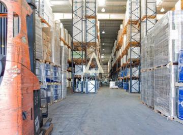 Bodega-Galpón · 4300m² · Galpón en Alquiler en Zarate