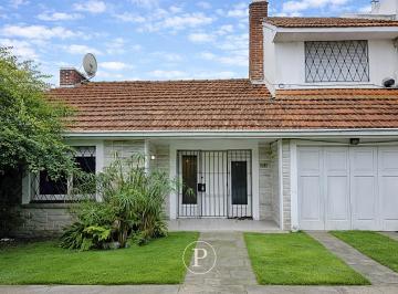 Casa · 120m² · 5 Ambientes · 1 Cochera · Venta Casa 2 Plantas en Los Troncos