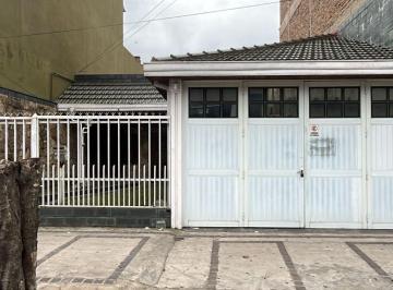 Casa de 1 ambiente, Lanús · Casa/chalet de 3/4 Amb. con Local, Fondo y Terraza