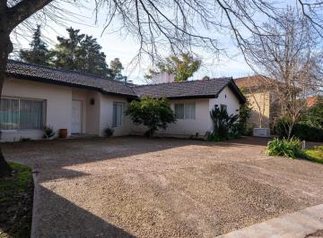 Casa · 218m² · 8 Ambientes · Increible Oportunidad en El Country Los Cardales