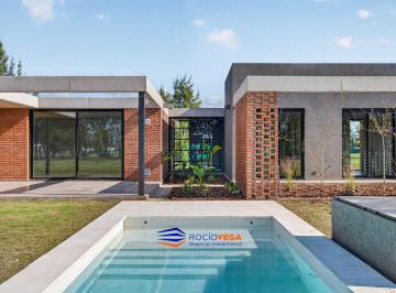 Casa · 213m² · 7 Ambientes · 2 Cocheras · Casa en Venta en Comarcas de Luján, Barrio Santa Ines