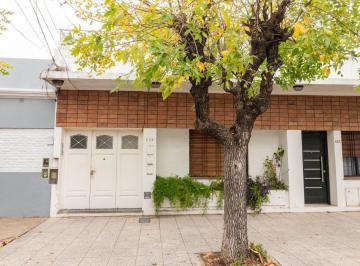 PH · 89m² · 4 Ambientes · PH 4 Ambientes Sin Expensas! con Patio, Parrilla y Balcon! en Lomas del Mirador