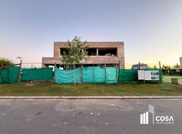 Casa · 219m² · 7 Ambientes · 2 Cocheras · Venta Casa 3 Dorm. Vida Barrio Cerrado Funes