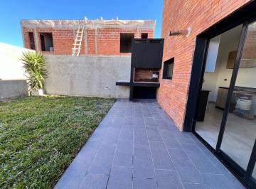 PH · 90m² · 2 Dormitorios · 1 Cochera · PH en Quebrada de Manantiales