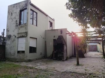 PH · 120m² · 5 Ambientes · PH en Venta - 2 Dorm. 1 Baño - La Plata