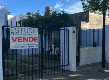 Casa de 4 ambientes, Ciudad de Santa Fe · Casa en Venta con 170 m² de Terreno y 2 Dorm. en Venta en Barrio Mayoraz