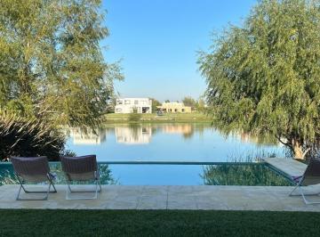 Casa · 285m² · 5 Ambientes · 2 Cocheras · Casa en Venta en El Cantón Norte, El Cantón, Escobar