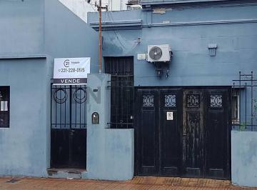 Casa · 138m² · 4 Ambientes · 1 Cochera · Venta Casa 4 Dorm. Frente Al Parque Saavedra 68 y 13