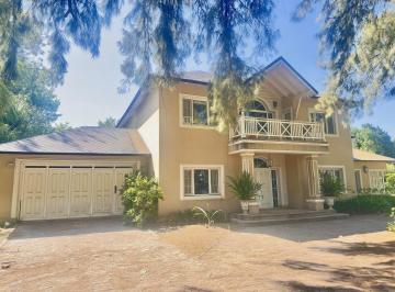 Casa · 590m² · 8 Ambientes · 2 Cocheras · Venta Casa Country San Diego, Lote Central 1900 m