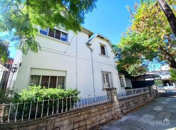 Casa · 308m² · 7 Ambientes · 1 Cochera · Venta Casa de Estilo, Doble Frente en Saavedra
