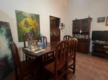 Casa · 130m² · 5 Ambientes · 1 Cochera · Hermosa Casa en Venta en Barrio Cerrado con Ubicacion Privilegiada