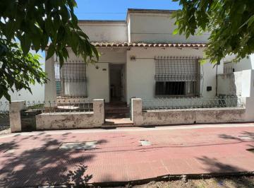 Casa de 4 ambientes, Saladillo · Amplia Propiedad Sobre Av en Saladillo