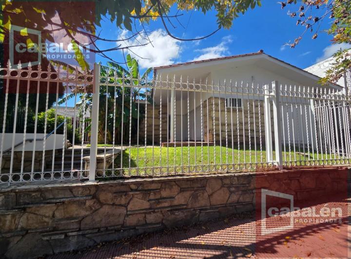 Casa · 292m² · 3 Dormitorios · 1 Cochera