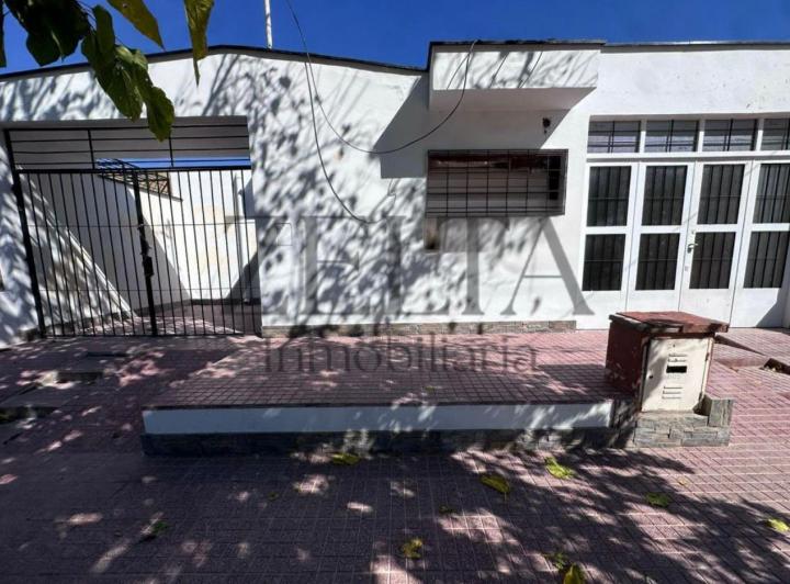 Casa · 90m² · 4 Ambientes · 1 Cochera