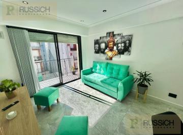 Departamento · 61m² · 3 Ambientes · Departamento en Venta 3 Ambientes a La Calle con Balcon Corrido