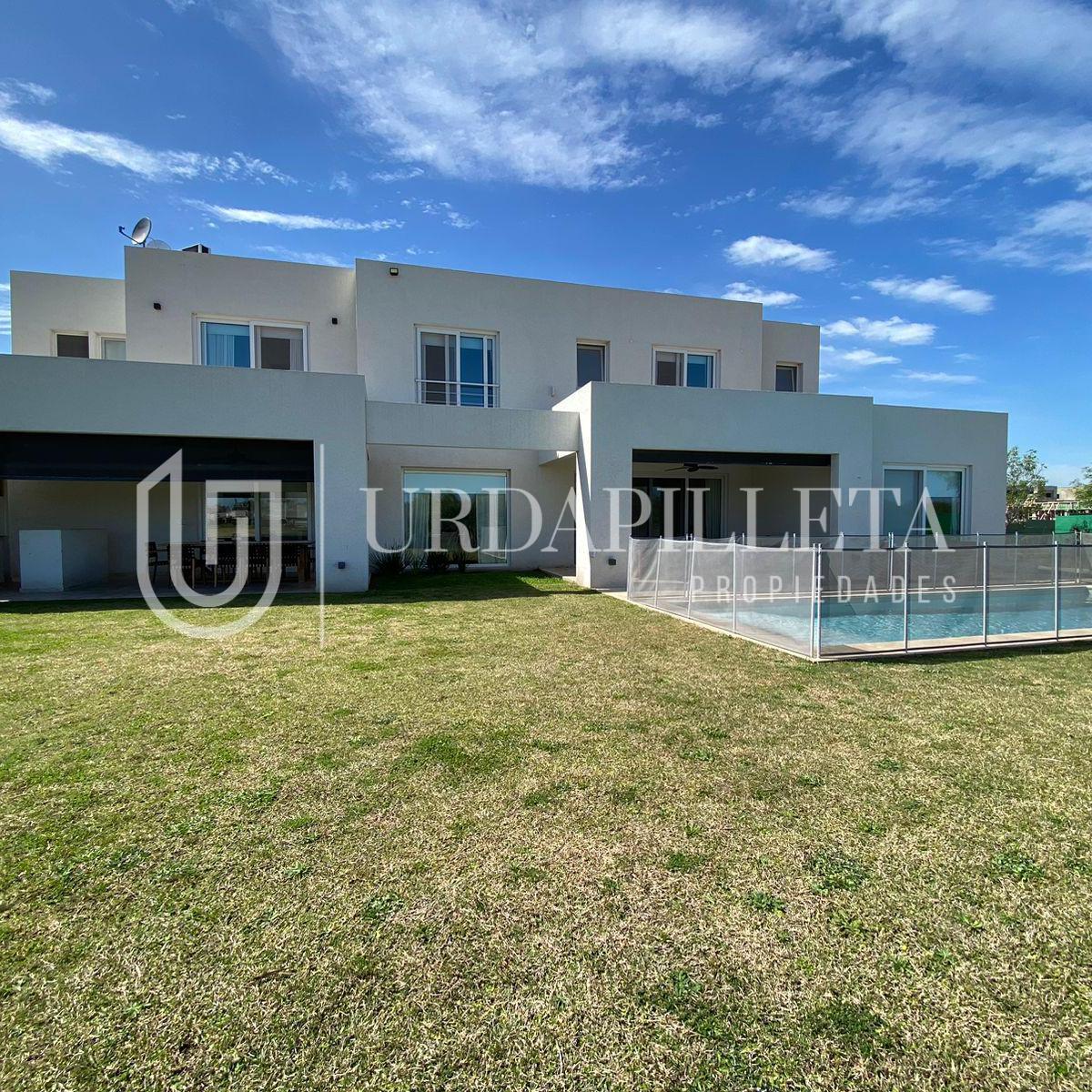 Casa con Vista al Golf en La Calesa - Urdapilleta Propiedades