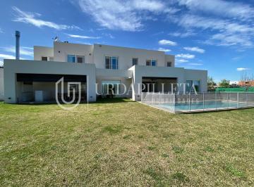 Casa · 330m² · 6 Ambientes · 2 Cocheras · Casa en Venta con Vista Al Golf en Pilará - La Calesa - Pilar