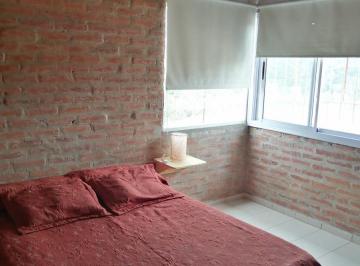 Casa · 57m² · 6 Ambientes · 1 Cochera · Cabaña en Venta - Estancia Vieja