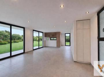 Casa · 188m² · 5 Ambientes · Casa en Venta - 4 Dorm. 3 Baños - San Sebastián